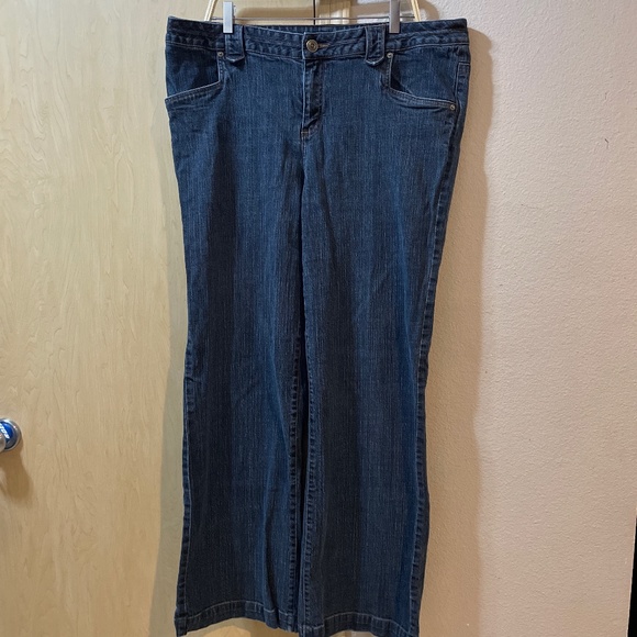 Venezia Denim - Women size 22 - 5 Venezia Boho Wide Leg Hippie Jeans- back pockets with button